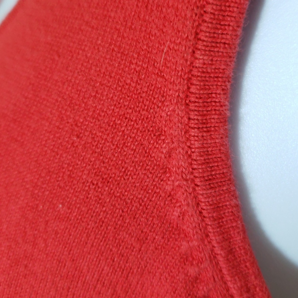 Bright red tank top - Picture 4 of 4
